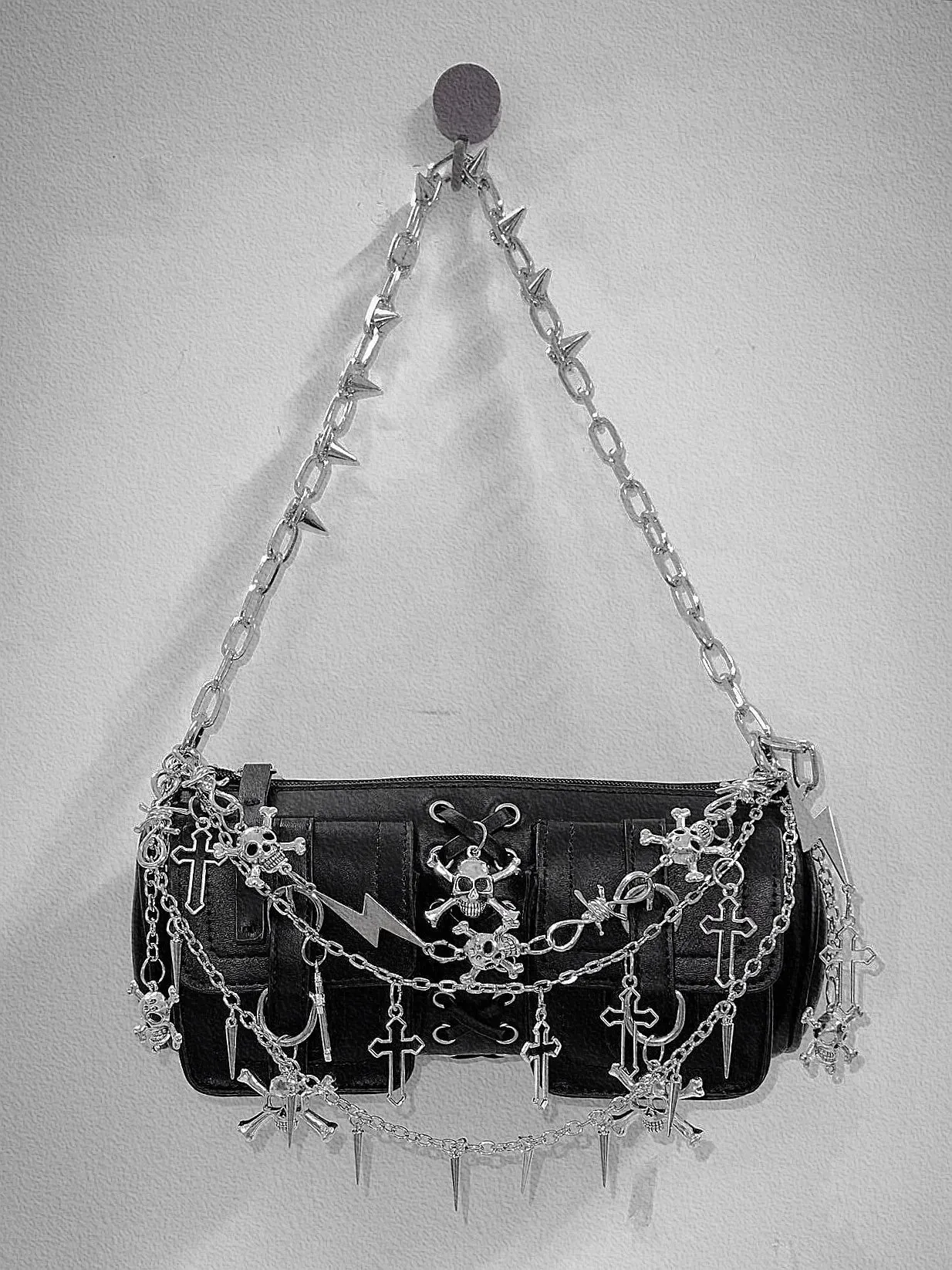 Barrel-Shaped Y2K Gothic Skull Handbag