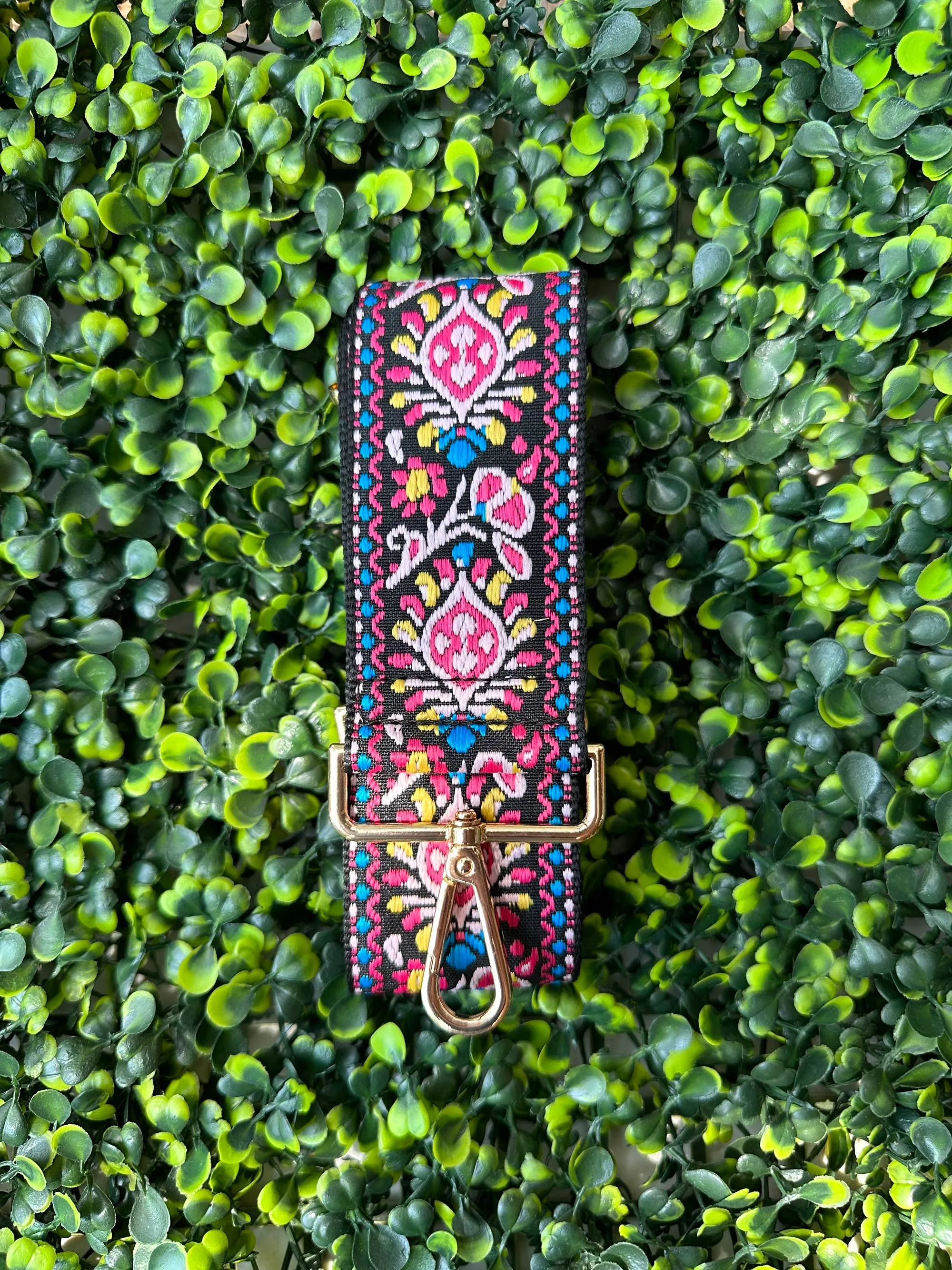 Boho Pattern Adjustable Guitar Strap: Red Black