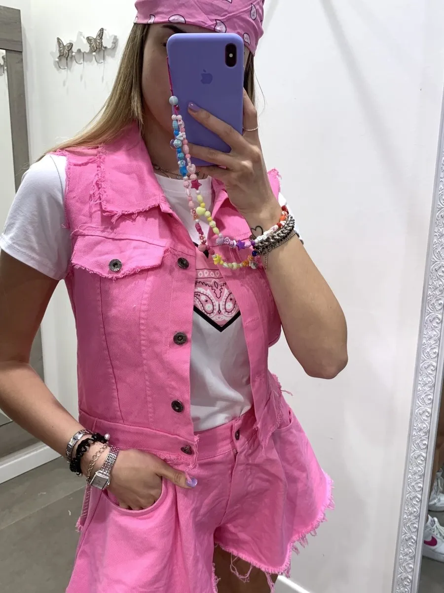 Gilet rosa di jeans sfrangiato