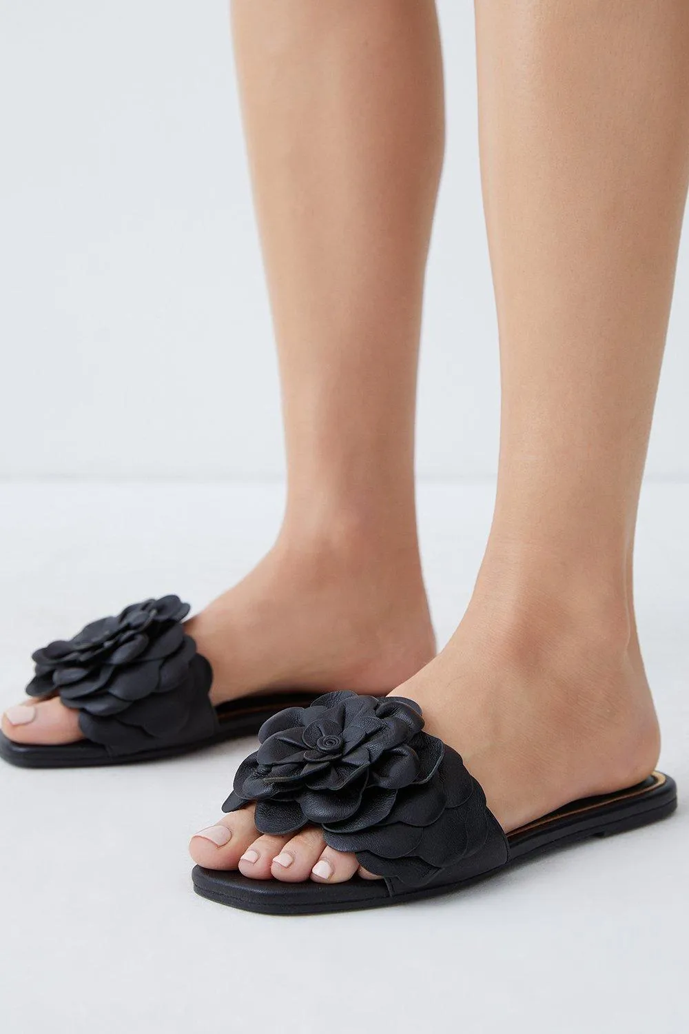 Leather Floral Flat Sandal | Karen Millen