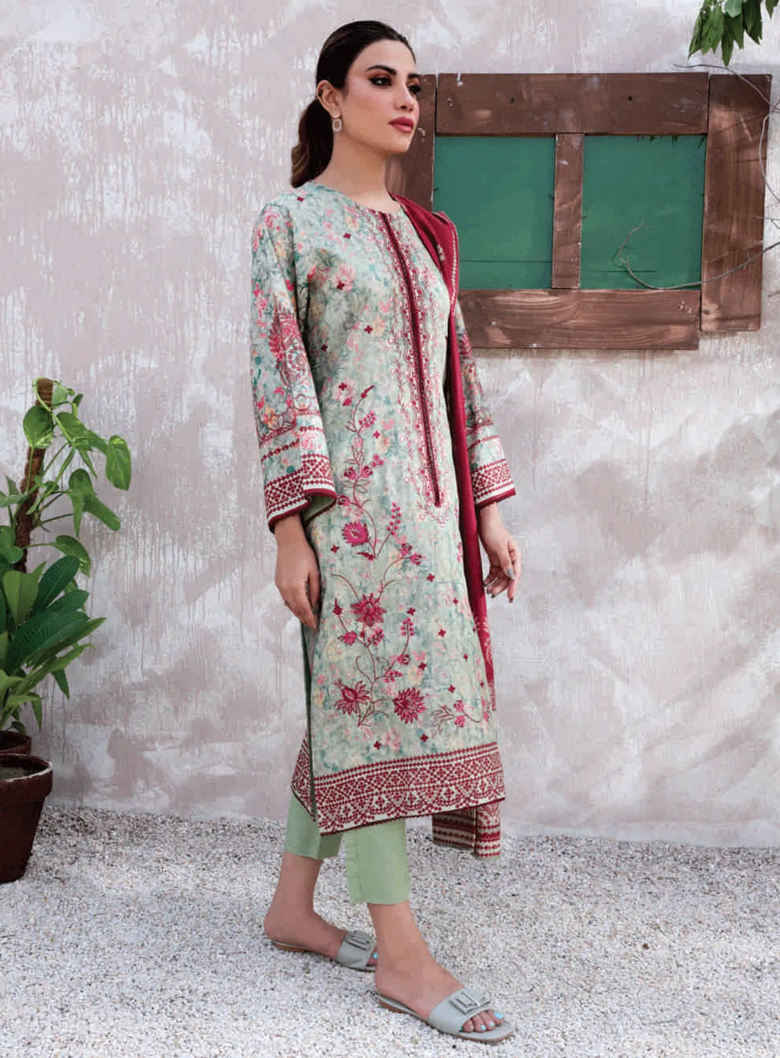 Maha By Rashid Textile Embroidered Karandi Unstitched 3 Piece Suit - RT23MK 8317