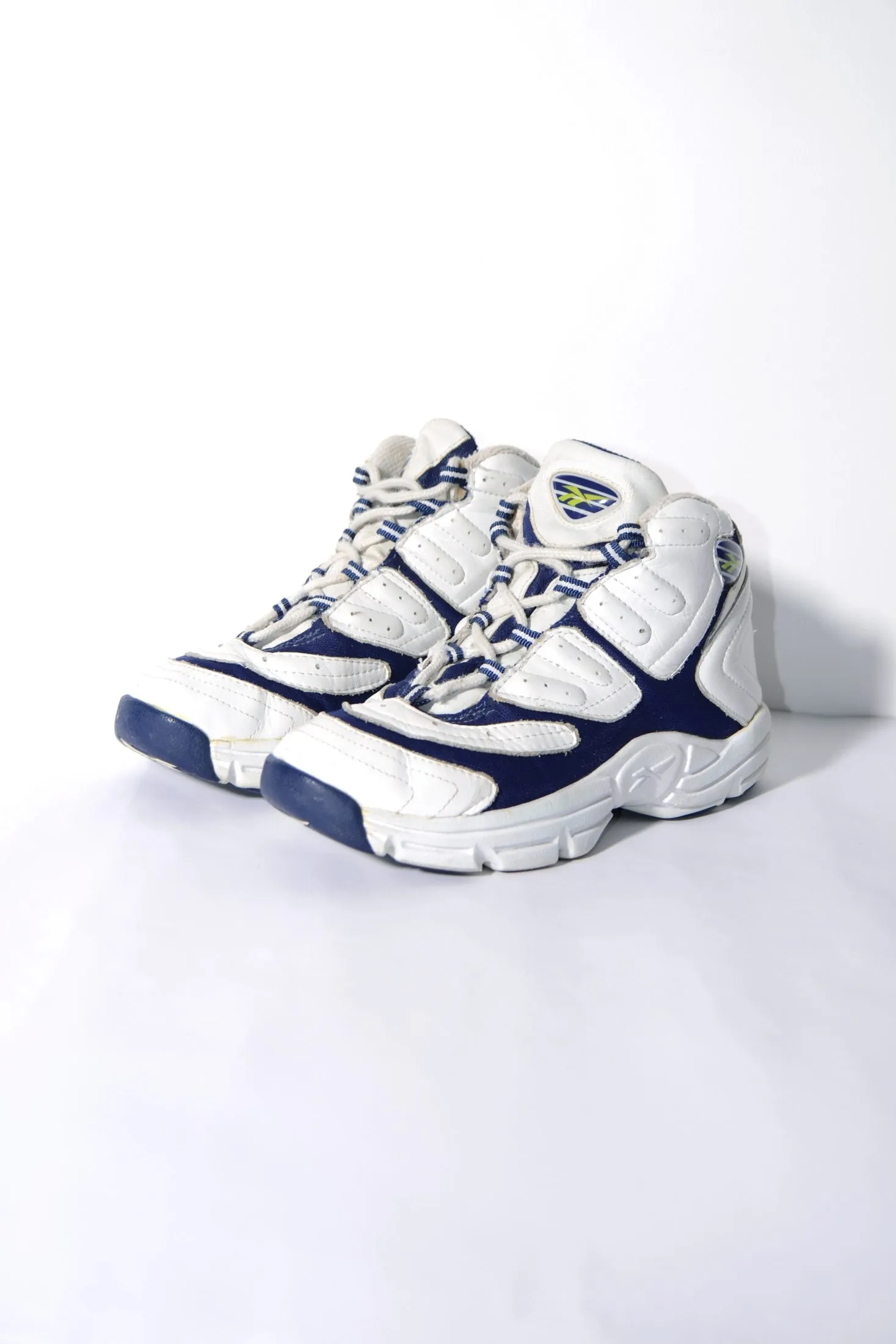 REEBOK retro 90s sneaker womens