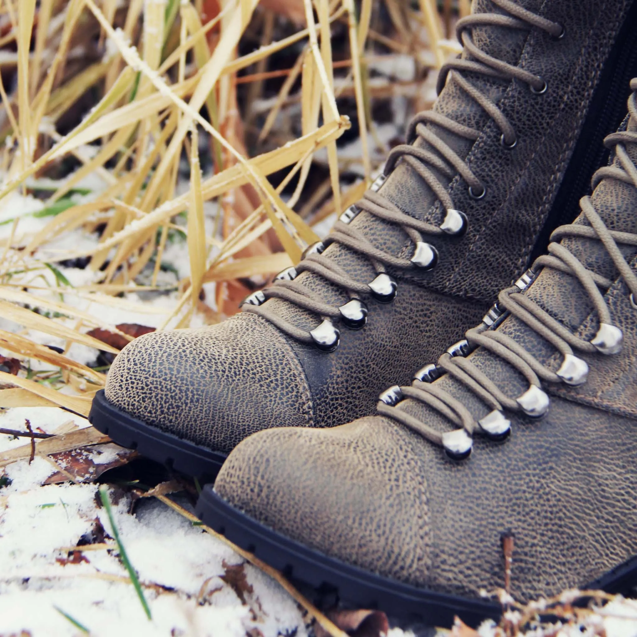 Snow Grass Lace-Up Boots