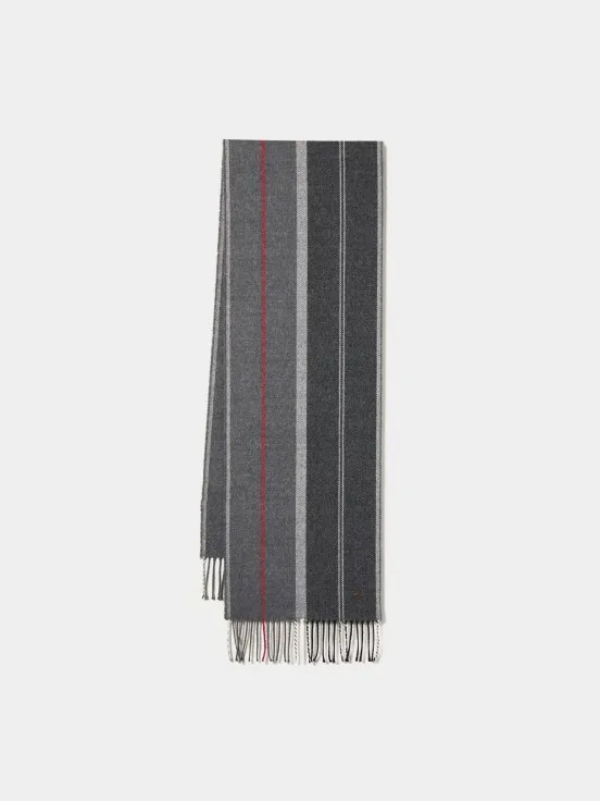 Striped scarf with fringes