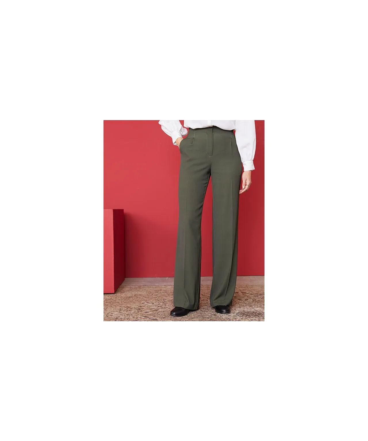 Wide-leg Pleated Trousers